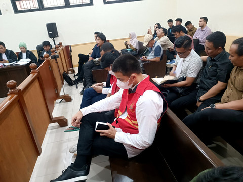 Jonathan Frizzy jelang sidang kasus vape berisikan obat keras, PN Tangerang, Banten, Selasa (26/8/2025). Foto: Giovanni/kumparan