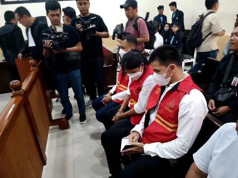 Jonathan Frizzy jelang sidang kasus vape berisikan obat keras, PN Tangerang, Banten, Selasa (26/8/2025). Foto: Giovanni/kumparan