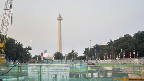 Progres pembangunan MRT Jakarta Fase 2A Kawasan Monas, Selasa (26/8/2025). Foto: Ave Airiza Gunanto/kumparan