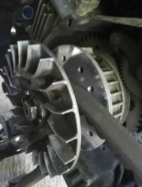 Ilustrasi pulley depan bolong-bolong. Foto: Dok. Istimewa