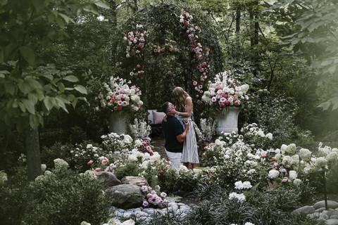 Taylor Swift dan Travis Kelce mengumumkan pertunangan mereka setelah menjalin hubungan selama dua tahun. Foto: Instagram/ @taylorswift