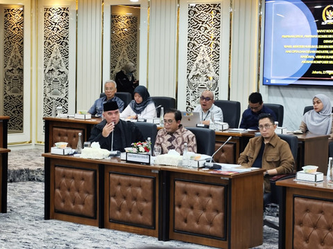 Musisi dan komposer serta LMKN hadiri rapat membahas royalti bersama Komisi XIII di Kompleks Parlemen Senayan, Jakarta, Rabu (27/8/2025). Foto: Luthfi Humam/kumparan