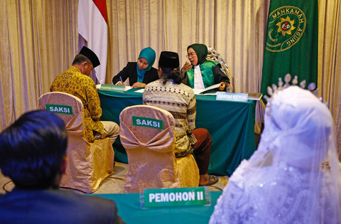Suasana sidang isbat nikah yang dipimpin langsung Mahkamah Agung