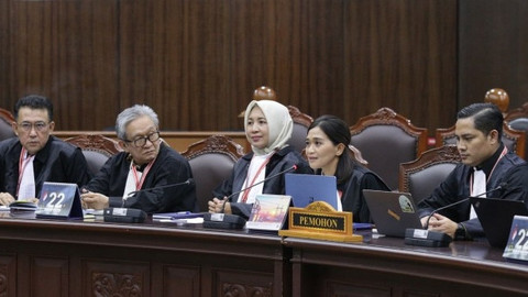 Kuasa Hukum Sekjen PDIP Hasto Kristiyanto menghadiri sidang perbaikan permohonan pengujian materi Pasal 21 Undang-Undang Nomor 31 Tahun 1999 tentang Pemberantasan Tindak Pidana Korupsi (UU PTPK/Tipikor) di Gedung MK, Jakarta, Selasa (26/8/2025). Foto: Mahkamah Konstitusi RI