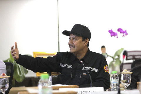 Mensos Saifullah Yusuf (Gus Ipul) menggelar pertemuan soal digitalisasi Sekolah Rakyat di Kantor Kemensos, Jakarta, Rabu (27/8/2025). Foto: Dok. Kemensos