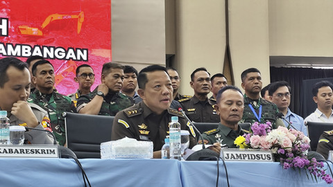 Jumpa pers Satgas Penertiban Kawasan Hutan (PKH) terkait perkembangan penanganan penertiban kawasan hutan di Kejaksaan Agung, Jakarta, Kamis (28/8/2025). Foto: Jonathan Devin/kumparan