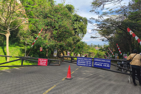 Penutupan sementara Lembang Park & Zoo di Bandung, Kamis (28/8/2025). Foto: Linda Lestari/kumparan