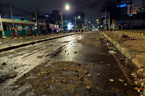 Kondisi lalu lintas usai demo ricuh di Jalan KS Tubun, Jakarta, Kamis (28/8/2025). Foto: Rachmadi Rasyad/kumparan
