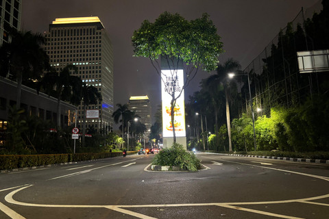 Kondisi arus lalu lintas usai demo ricuh di Jalan Asia Afrika, Jakarta, Kamis (28/8/2025). Foto: Abid Raihan/kumparan
