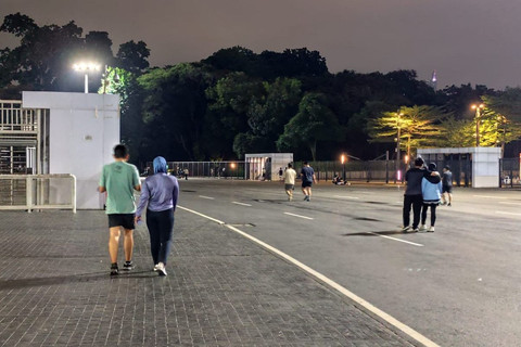 Warga berolahraga di Kawasan Stadion Gelora Bung Karno, Jakarta, Kamis (28/8/2025). Foto: Luthfi Humam/kumparan