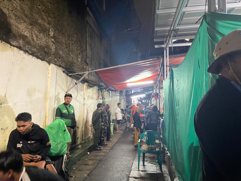 Suasana rumah duka Affan Kurniawan, driver ojol yang meninggal dilindas rantis polisi, di Jalan Lasem, Menteng, Jakarta Pusat, Jumat (29/8/2025). Foto: Fadhil Pramudya/kumparan