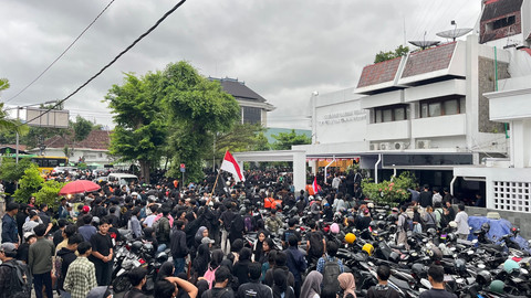 Massa Aliansi Jogja Memanggil saat melakukan konsolidasi, Jumat (29/9). Foto: Pandangan Jogja/Gigih Imanadi Darma