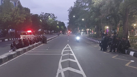 Massa driver ojol membubarkan diri, arus lalin kawasan Stadion Manahan Solo kembali dibuka pada Jumat (29/8/2025). Foto: Dok. Istimewa