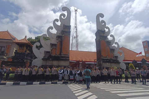 Aksi demo di Polda Bali. Foto: Denita BR Matondang/kumparan