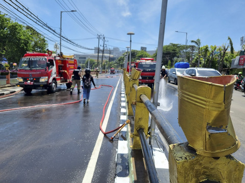 Suasana usai aksi di Jalan Pemuda Surabaya, Sabtu (30/8/2025).  Foto: Farusma Okta Verdian/kumparan