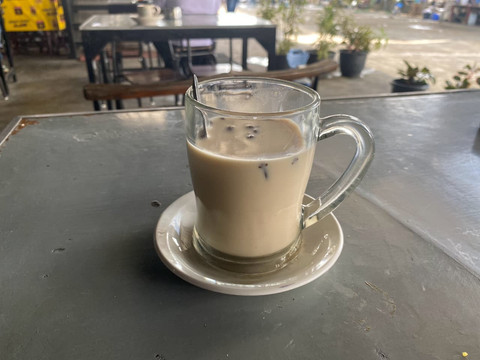 Teh Tarik Borneo di Limboeng Coffee & Car Wash. Foto: Alycia Tracy Nabila/Hi!Pontianak