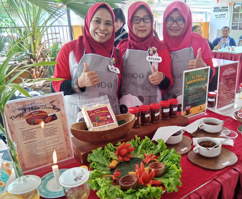 Gelar Pekan UMKM, Wahana Visi Indonesia Angkat Potensi Buah Mangrove Surabaya