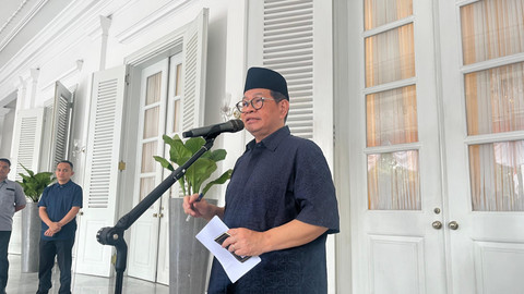 Gubernur DKI Jakarta Pramono Anung di Balai Kota, Jakarta Pusat, Sabtu (30/8/2025).  Foto: Nasywa Athifah/kumparan