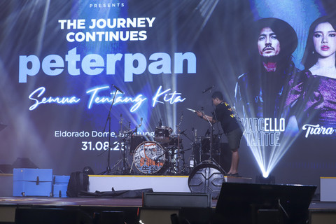 Kondisi persiapan konser Peterpan The Journey Continues yang ditunda di Eldorado Dome Bandung, Minggu (31/8/2025). Foto: Syawal Darisman/kumparan