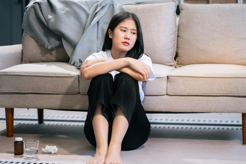 Ilustrasi perempuan sedih. Foto: Shutterstock