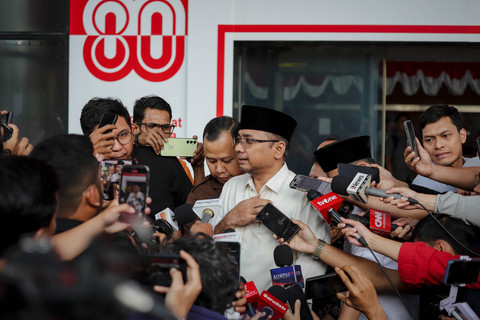 Mantan Menteri Agama Yaqut Cholil Qoumas memberikan keterangan pers usai menjalani pemeriksaan di Gedung Merah Putih KPK, Jakarta, Senin (1/9/2025). Foto: Jamal Ramadhan/kumparan