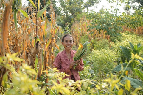 Kebun yang ditanam dengan teknik tumpang sari oleh SukkhaCitta untuk keberlangsungan lingkungan (Foto: SukkhaCitta)