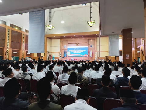 Doa bersama lintas agama oleh Pendidikan Profesi Guru (PPG) Kementerian Agama di UIN Jakarta, Rabu (3/9/2025). Foto: Luthfi Humam/kumparan
