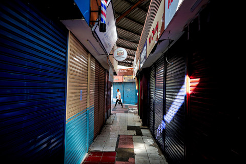 Suasana pertokoan di District Blok M, Jakarta tampak lenggang, Rabu (3/9/2025). Foto: Iqbal Firdaus/kumparan