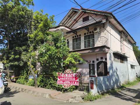 Rumah satu keluarga korban pembunuhan yang jasadnya dikubur dalam satu lubang di Kelurahan Paoman, Kabupaten Indramayu, Jawa Barat, Rabu (3/9/2025). Foto: kumparan