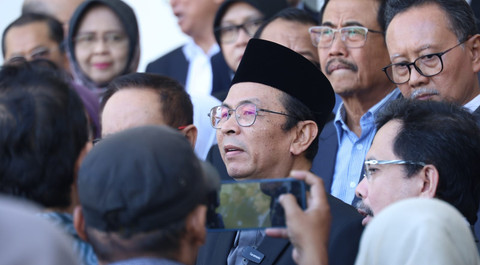 Rektor Unair Prof Madyan saat menyampaikan pernyataan sikap. Foto: Humas Unair