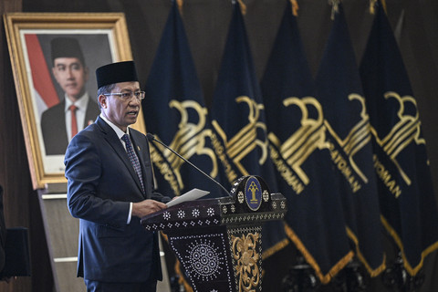Menteri Hukum Supratman Andi Agtas memberikan sambutan saat pengambilan sumpah dan janji setia pewarganegaraan warga negara Indonesia (WNI) pesepak bola Miliano Jonathans di Kantor Kementerian Hukum, Jakarta, Rabu (3/9/2025). Foto: Fauzan/ANTARA FOTO
