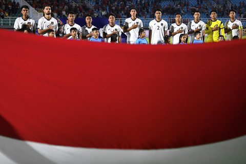Pemain Timnas U-23 Indonesia menyanyikan lagu Indonesia Raya sebelum bertanding melawan Timnas U-23 Laos dalam Kualifikasi Grup J Piala Asia U-23 2026 di Stadion Gelora Delta Sidoarjo, Jawa Timur, Rabu (3/9/2025). Foto: Sigid Kurniawan/ANTARA FOTO