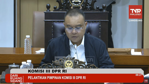 Wakil Ketua Umum DPR RI Sufmi Dasco Ahmad menyampaikan papapran saat pelantikan pimpinan Komisi IIII DPR RI di kompleks Parlemen, Senayan, Jakarta, Kamis (4/9/2025). Foto: Youtube/TVR PARLEMEN