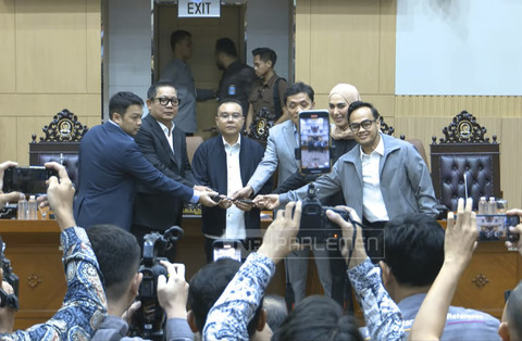 Suasana saat pelantikan pimpinan Komisi IIII DPR RI di kompleks Parlemen, Senayan, Jakarta, Kamis (4/9/2025). Foto: Youtube/TVR PARLEMEN
