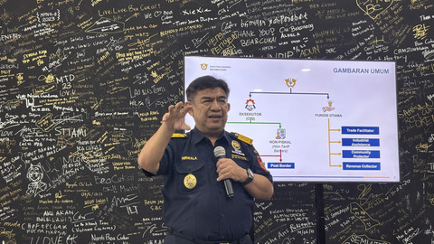 Direktur Komunikasi dan Bimbingan Pengguna Jasa Bea Cukai, Nirwala Dwi Heryanto di Kantor Pusat Bea Cukai Rawamangun, Kamis (4/9/2025). Foto: Ave Airiza Gunanto/kumparan
