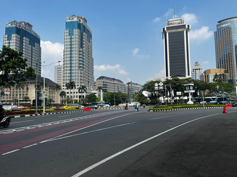 Lalu Lintas di Kawasan Monas, Jumat (5/9). Foto: Rayyan/Kumparan