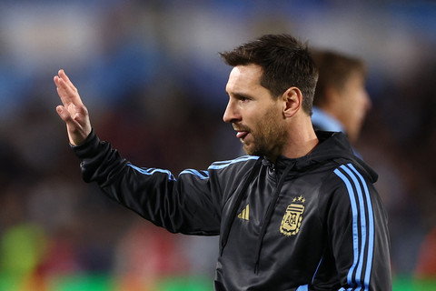 Lionel Messi bersama Argentina. Dok: REUTERS/Agustin Marcarian