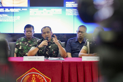 Konferensi Pers Mabes TNI soal kabar hoaks terkait TNI selama demonstrasi berujung gelombang kerusuhan di Indonesia pada Jumat (5/9/2025). Foto: Dok. Puspen TNI