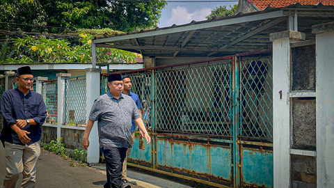 Airlangga Hartarto Menteri Kordinator Bidang Perekonomian Melayat Ke Rumah Duka Arif Budimanta di Rawamangun, Jakarta Timur, Sabtu (6/9). Foto: Rayyan Farhansyah/kumparan