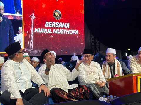 Gubernur Jakarta Pramono Anung dan Wakil Gubernur Jakarta Rano Karno hadiri perayaan Maulid Nabi Muhammad SAW bertajuk Jakarta Bersholawat di Monas, Jakarta Pusat, Sabtu (6/9/2025). Foto: Abid Raihan/kumparan