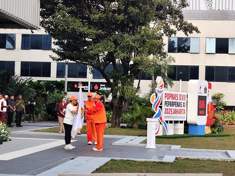 Gubernur DKI Jakarta Pramono Anung membuka Apel Akbar Atlet Provinsi DKI Jakarta dalam rangka Peringatan Hari Olahraga Nasional ke-42 Tahun 2025 di Balai Kota Jakarta pada Minggu (7/9/2025).  Foto: Luthfi Humam/kumparan