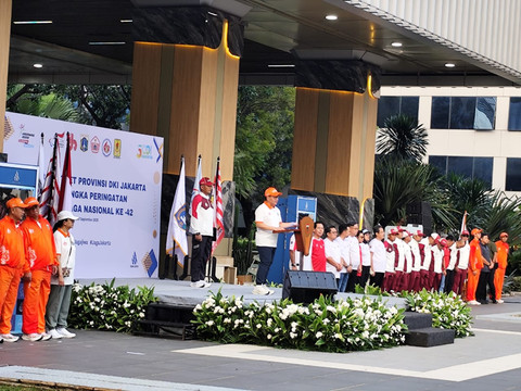 Gubernur DKI Jakarta Pramono Anung membuka Apel Akbar Atlet Provinsi DKI Jakarta dalam rangka Peringatan Hari Olahraga Nasional ke-42 Tahun 2025 di Balai Kota Jakarta pada Minggu (7/9/2025).  Foto: Luthfi Humam/kumparan