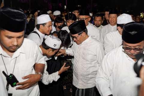 Gubernur DKI Jakarta Pramono Anung dan Wakil Gubernur DKI Jakarta Rano Karno menghadiri acara Jakarta Bersholawat di Monumen Nasional Jakarta, Sabtu (6/9/2025). Foto: Dok. Istimewa