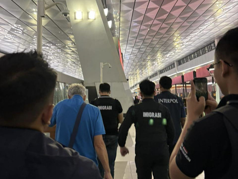 Ditjen Imigrasi menangkap buronan kasus penculikan anak asal Maroko. Foto: Dok. Imigrasi