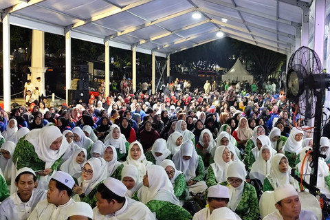 Suasana doa bersama dan Peringatan Maulid Nabi Muhammad SAW 1447 Hijriah di Polda Metro Jaya, Jakarta, Minggu (7/9/2025). Foto: Luthfi Humam/kumparan