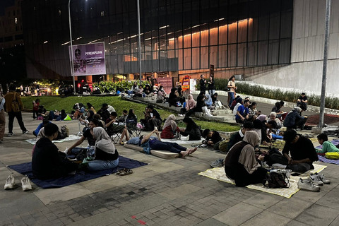 Suasana Piknik Malam Gerhana Bulan Total di Taman Ismail Marzuki, Jakarta Pusat, Minggu (7/9/2025). Foto: Rayyan Farhansyah/kumparan