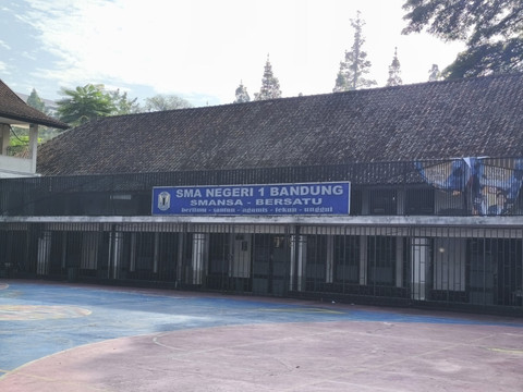 SMA Negeri 1 Bandung di Jalan. Ir. H. Juanda Nomor 93, Senin (8/9/2025). Foto: Linda Lestari/kumparan