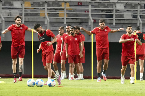 Timnas Lebanon menggelar sesi latihan menjelang laga FIFA Matchday melawan Timnas Indonesia di Stadion Gelora Bung Tomo, Surabaya, Jawa Timur. Foto: Federasi Sepak Bola Lebanon (LFA)