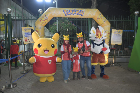 Kala Si Imut Pikachu Pompa Semangat Suporter Dukung Timnas Indonesia U-23 (1)