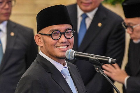 Wakil Menteri Haji dan Umrah Dahnil Anzar Simanjuntak bersiap mengikuti pelantikan menteri dan wakil menteri Kabinet Merah Putih di Istana Negara, Kompleks Istana Kepresidenan, Jakarta, Senin (8/9/2025). Foto: Galih Pradipta/ANTARA FOTO